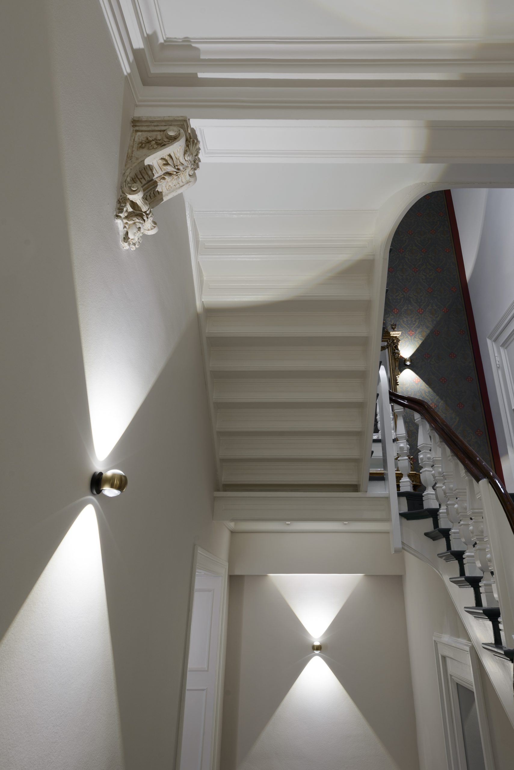 Galeriebild / Lighting design as part of the refurbishment and renovation of a villa in Hamburg